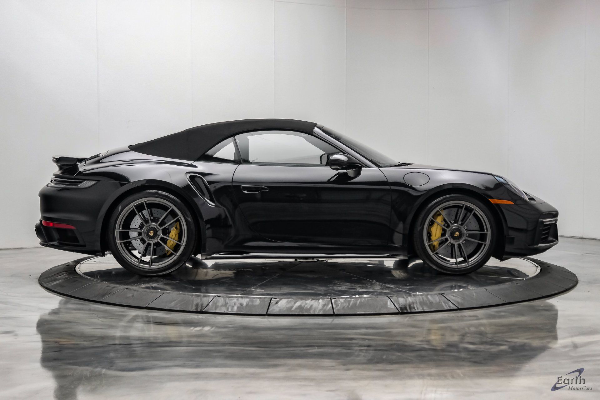 Used 2025 Porsche 911 Turbo S w/ Exterior Sport Package AWD/4WD image 27