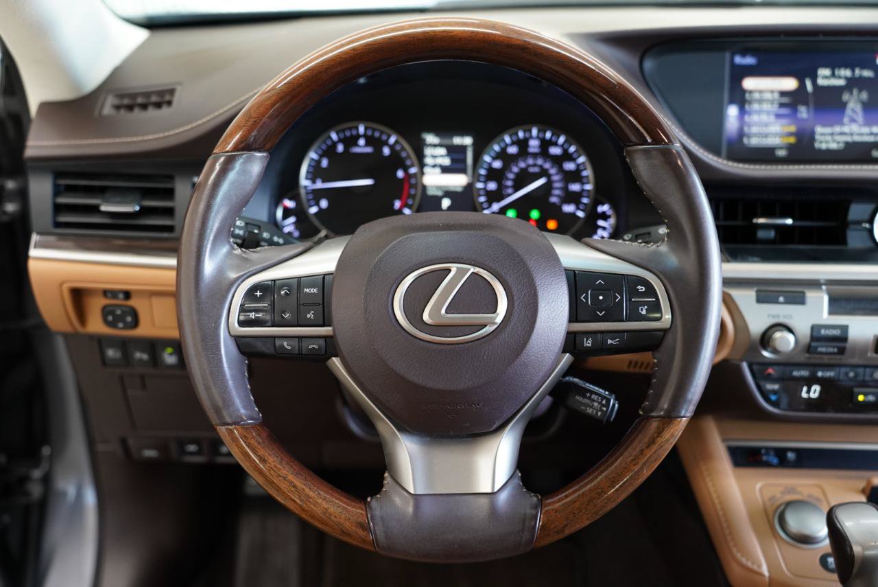 Used 2018 Lexus ES 350 w/ Premier Package FWD image 12