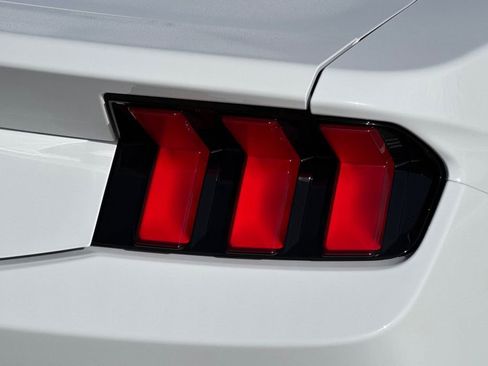 Used 2025 Ford Mustang Coupe RWD image 32