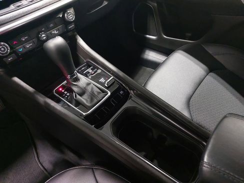 Used 2025 Jeep Compass Latitude image 24