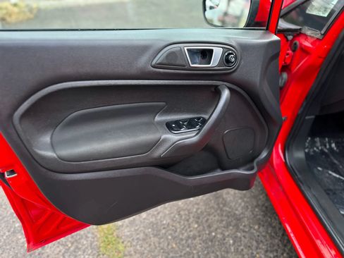 Used 2014 Ford Fiesta SE w/ Equipment Group 201A FWD image 10