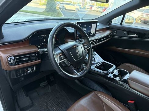 Used 2022 Lincoln Nautilus Reserve w/ Luxury Package image 14