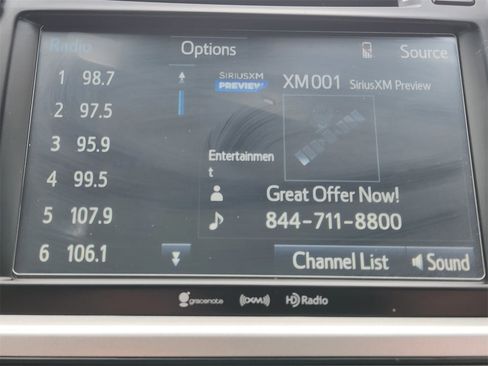 Used 2017 Toyota Highlander XLE image 16