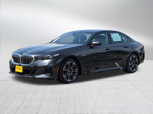 Used 2026 BMW 530i xDrive AWD/4WD image 3