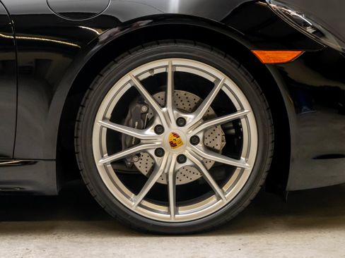 Certified 2018 Porsche 718 Cayman RWD image 14