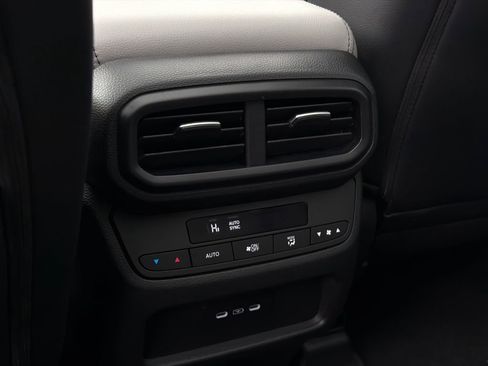 New 2025 Honda Pilot Touring image 19