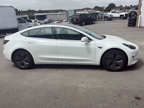 Used 2020 Tesla Model 3 Standard Range RWD image 2