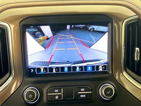 Used 2021 Chevrolet Silverado 1500 High Country w/ Technology Package image 14