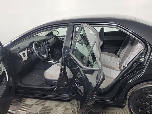 Used 2019 Toyota Corolla LE FWD image 15