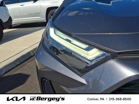 Used 2022 Toyota RAV4 SE w/ Convenience Package AWD/4WD image 11