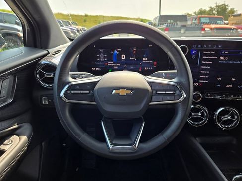 Used 2025 Chevrolet Blazer EV LT AWD/4WD image 18