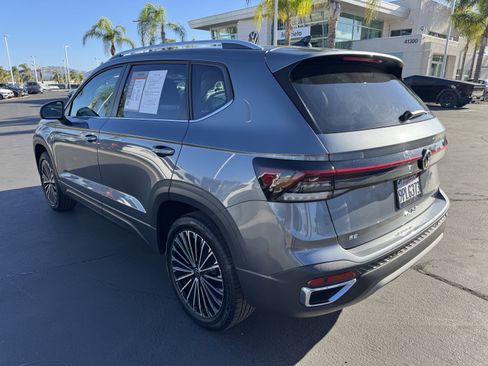 Certified 2025 Volkswagen Taos SE image 8