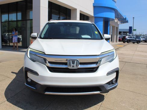 Used 2019 Honda Pilot Touring image 2