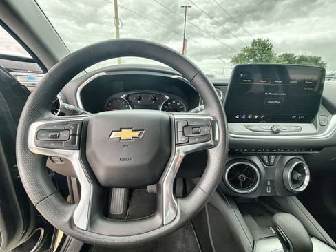 Used 2023 Chevrolet Blazer LT w/ Convenience Package FWD image 11