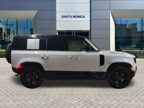 New 2026 Land Rover Defender 110 X-Dynamic SE image 6