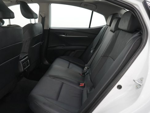 Used 2026 Toyota Camry XLE image 15