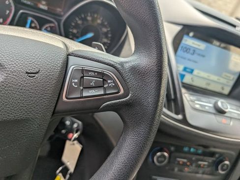 Used 2017 Ford Escape SE w/ Equipment Group 201A FWD image 17