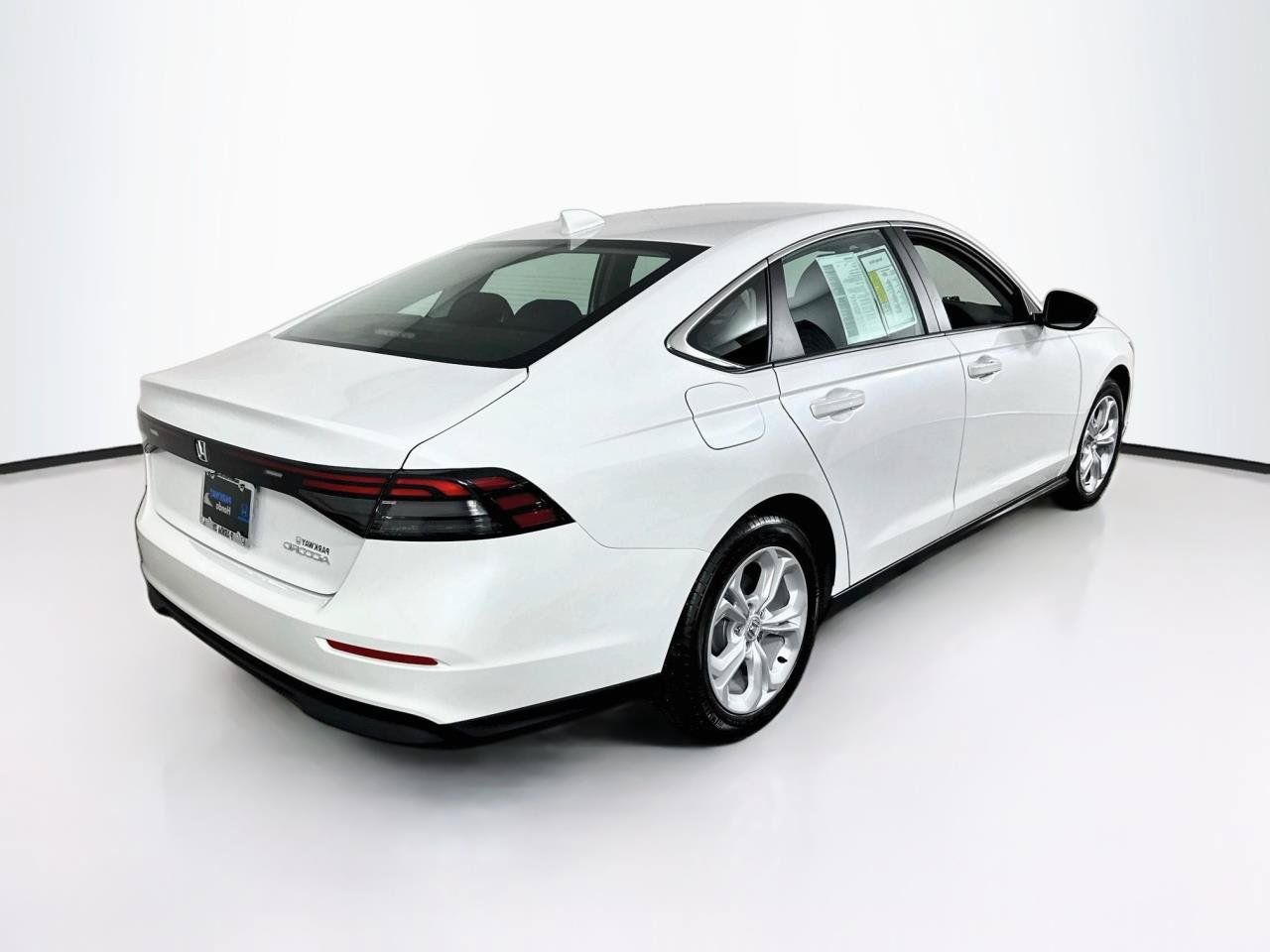 Certified 2025 Honda Accord LX image 9