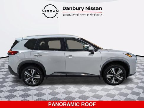 Used 2021 Nissan Rogue SL FWD image 2