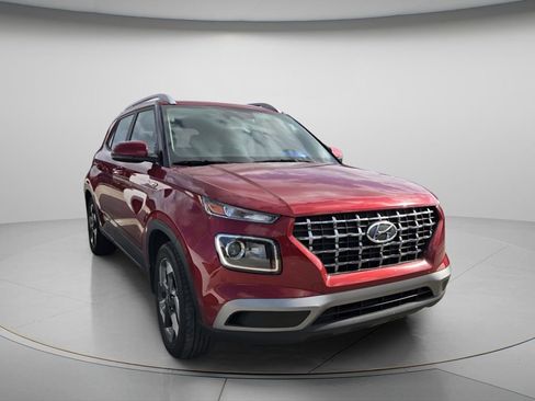 Used 2024 Hyundai Venue SEL image 4
