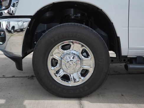 Used 2026 RAM 2500 Tradesman w/ Chrome Appearance Group AWD/4WD image 11