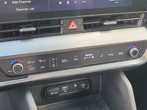 Used 2023 Kia Sportage EX image 16