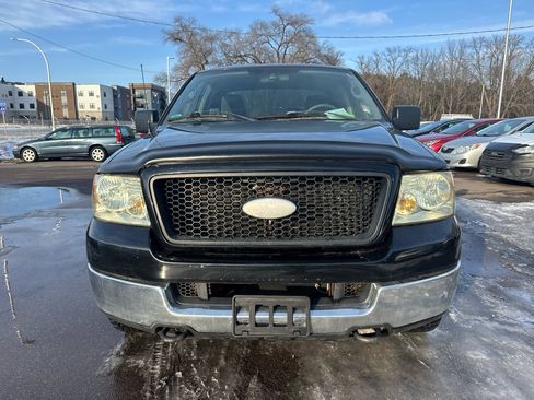 Used 2005 Ford F150 XLT image 2