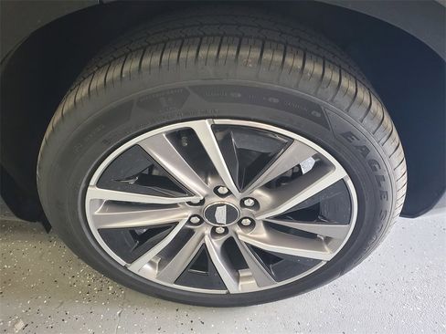 New 2026 Cadillac Vistiq Sport w/ LPO, Floor Liner Package image 32