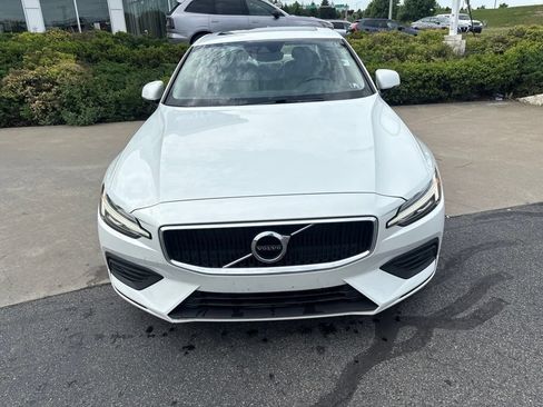 Used 2019 Volvo S60 T6 Momentum w/ Premium Package AWD/4WD image 3