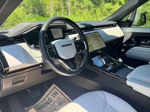 Certified 2025 Land Rover Range Rover Sport SE AWD/4WD image 9