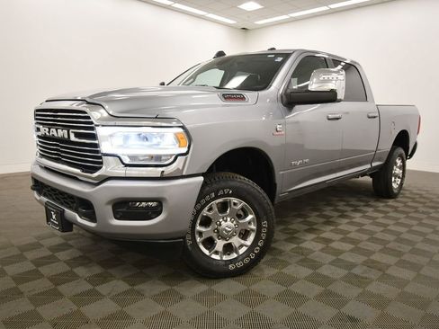 Used 2024 RAM 2500 Laramie AWD/4WD image 2