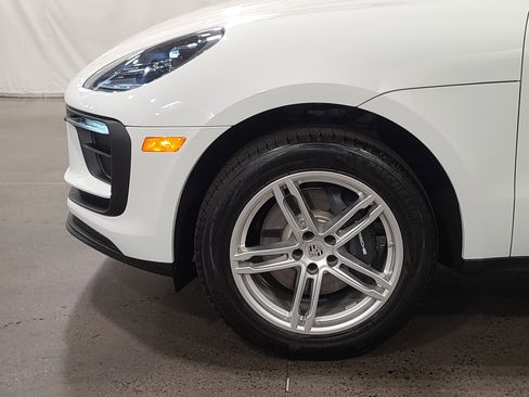 New 2026 Porsche Macan image 34