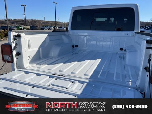 Used 2023 Jeep Gladiator Rubicon w/ Trailer Tow Package image 18