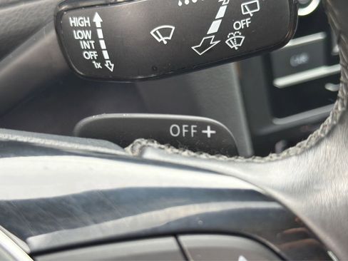 Used 2019 Volkswagen Golf S FWD image 32