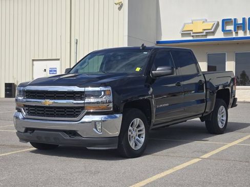 Used 2018 Chevrolet Silverado 1500 LT w/ All Star Edition AWD/4WD image 3