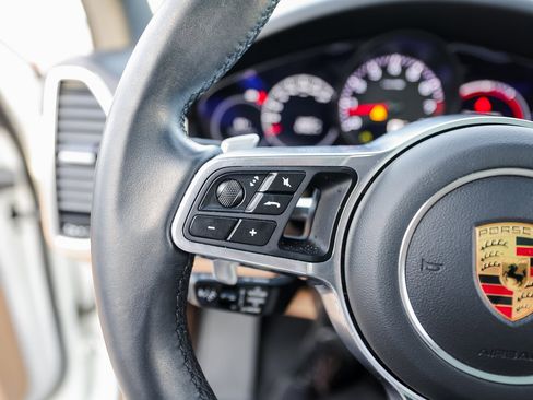 Certified 2023 Porsche Cayenne image 17