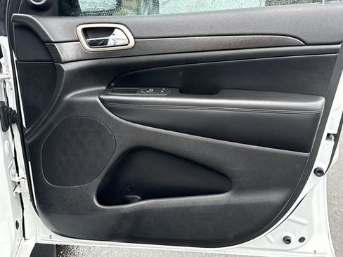 Used 2015 Jeep Grand Cherokee Altitude image 26