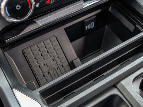 Used 2024 Ford F350 Lariat image 25