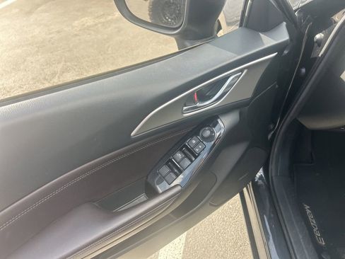 Used 2018 MAZDA MAZDA3 Touring FWD image 7