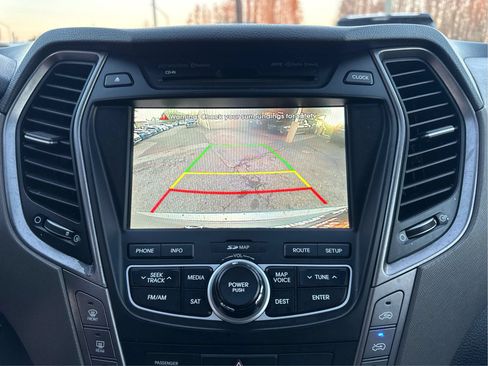 Used 2016 Hyundai Santa Fe SE w/ Option Group 03 FWD image 32