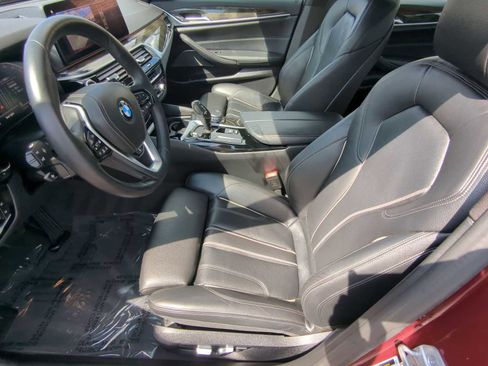 Certified 2023 BMW 540i xDrive w/ Premium Package image 10