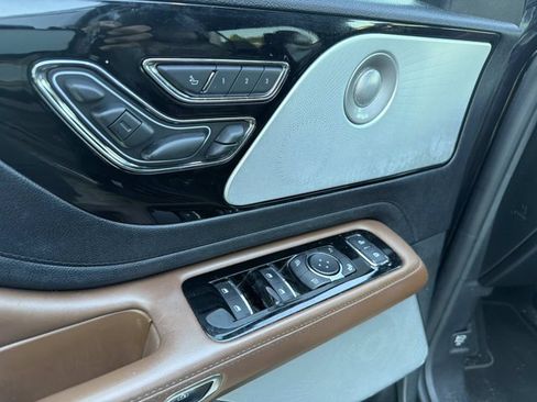 Used 2020 Lincoln Aviator Reserve w/ Equipment Group 202A AWD/4WD image 11