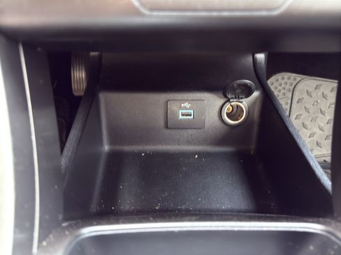 Used 2018 Ford Fusion SE FWD image 20