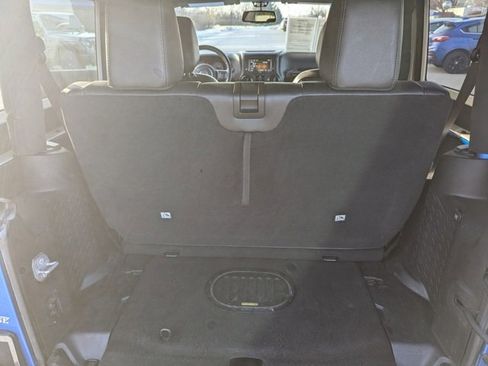 Used 2016 Jeep Wrangler Sahara image 19