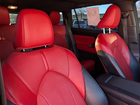 Used 2023 Toyota Highlander XSE image 21