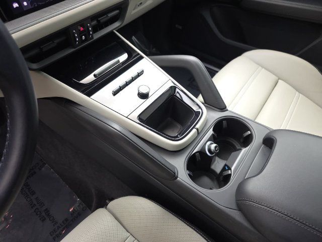 Used 2024 Porsche Cayenne AWD/4WD image 22