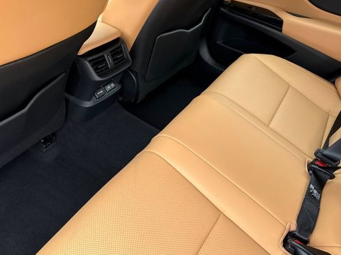 Certified 2025 Lexus ES 300h w/ Premium Package FWD image 26