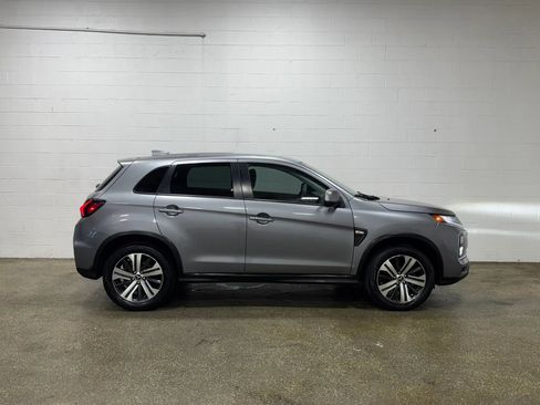 Used 2021 Mitsubishi Outlander Sport ES FWD image 2