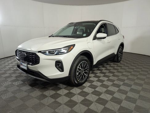 New 2025 Ford Escape SE w/ PHEV Premium Package image 3