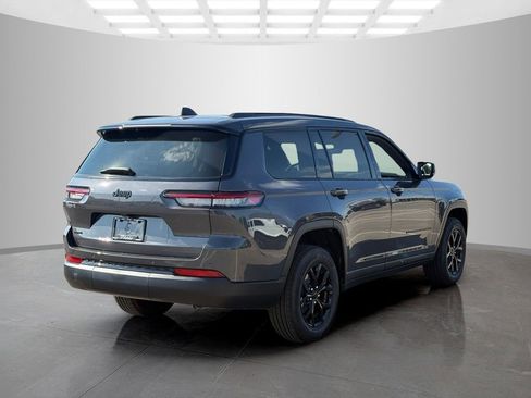 New 2025 Jeep Grand Cherokee L Laredo image 3